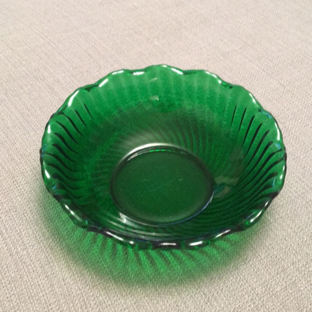 Vintage Emerald Green Depression Glass  Bowl